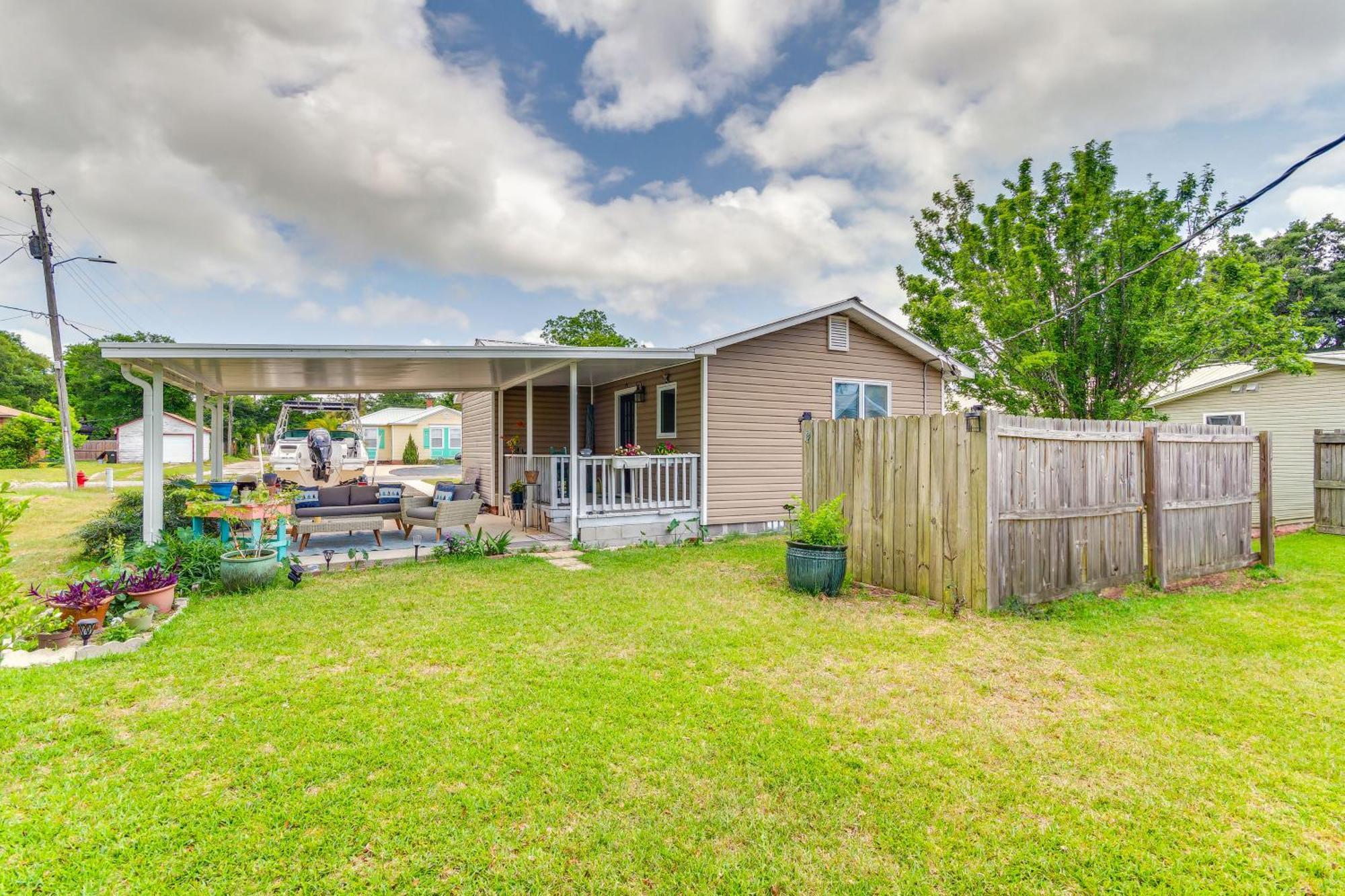 Pensacola Home With Private Spa Walk To Beach! Exterior photo